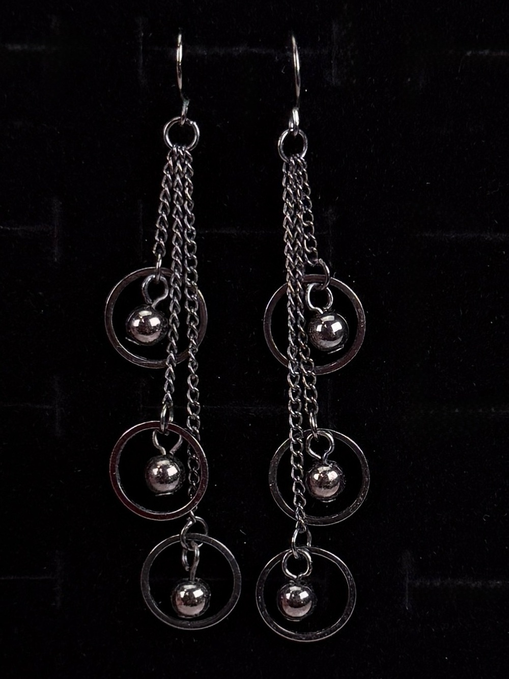 Beautiful lightweight three chain gunmetal drop costume pierced dangle earrings